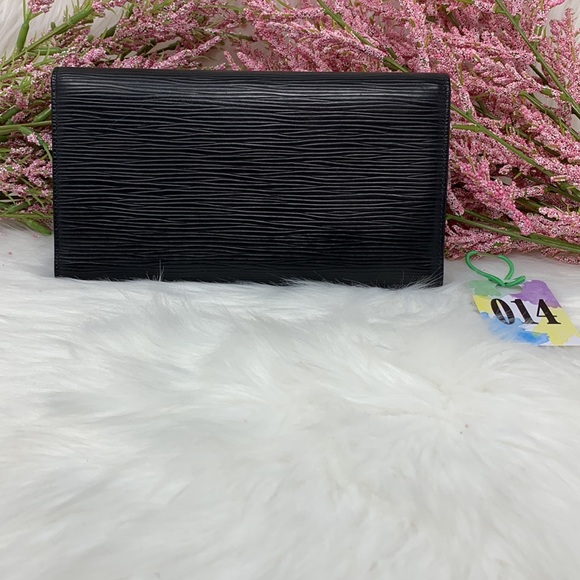014 Authentic Louis Vuitton Epi Black International Wallet Datecode: CA1914 - Picture 2 of 11